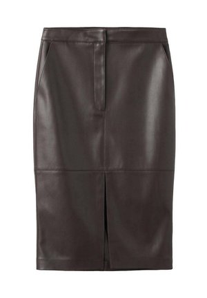 Gonna a matita in pelle marrone con una superficie liscia, spacco frontale e due tasche laterali; design aderente con dettagli cuciti.