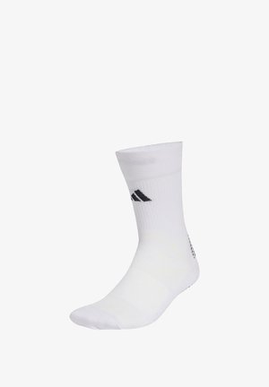 Weiße Sportsocke mit geripptem Bündchen. Verfügt über ein schwarzes Logo und subtile Texturmuster auf der Sohle. Hergestellt aus atmungsaktivem Material.