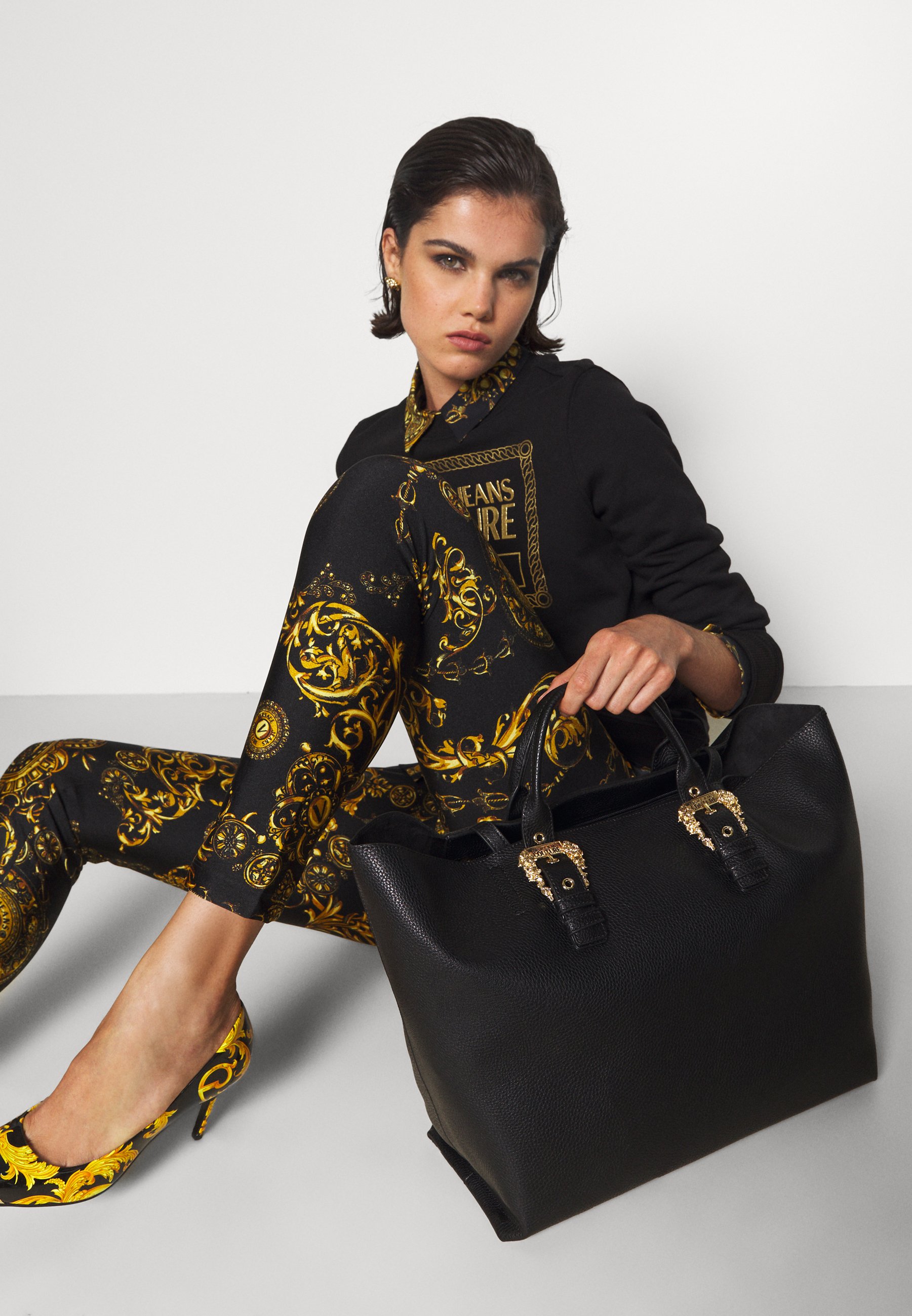 Versace Jeans Couture GRANA BUCKLE SET - Shopping bag - nero - Zalando.it
