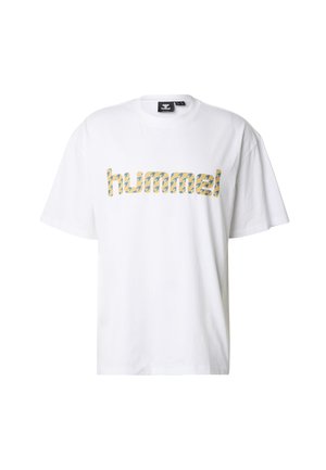 Tricou alb din bumbac, cu un design grafic ce prezintă cuvântul „hummel” într-un model albastru și galben pe piept. Mâneci scurte, croială lejeră.
