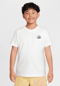 Nike Sportswear GRAPHIC TEE - T-shirt con stampa - white