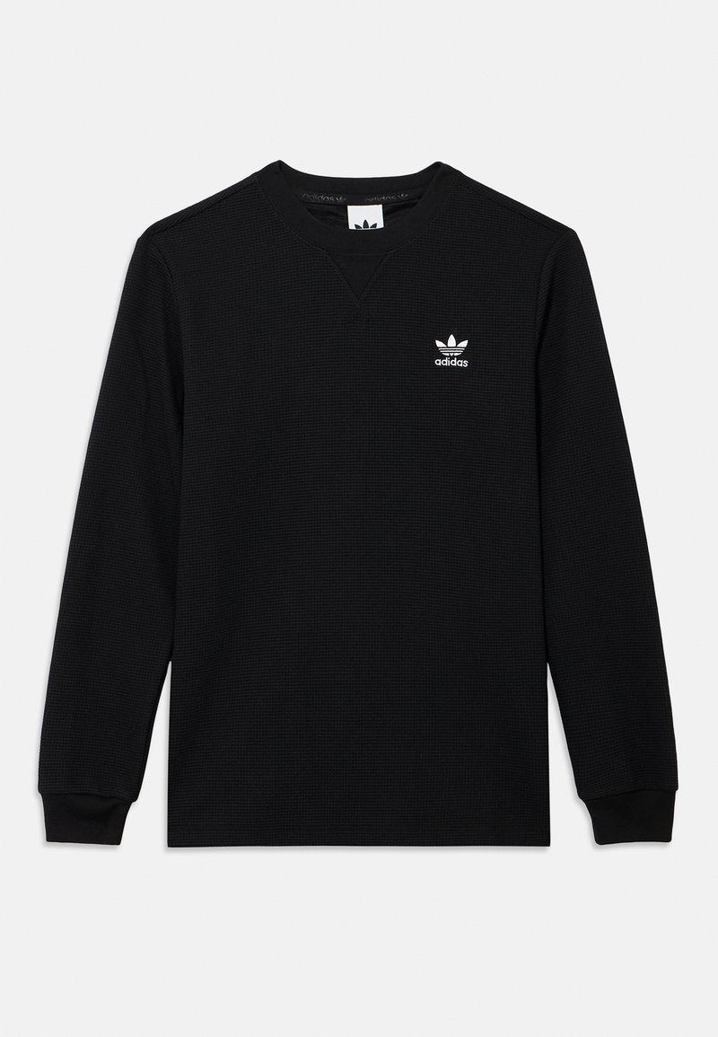 Μαύρο μακρυμάνικο φούτερ με υφή πλεκτού βαμβακιού τύπου βάφλας, με ριμπ μανσέτες και λευκό κεντημένο λογότυπο Adidas στο αριστερό στήθος.