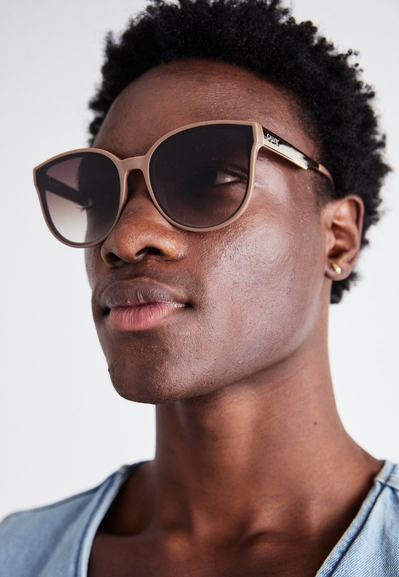 QUAY AUSTRALIA DATE NIGHT UNISEX - Sunglasses - doe/brown  display picture 3