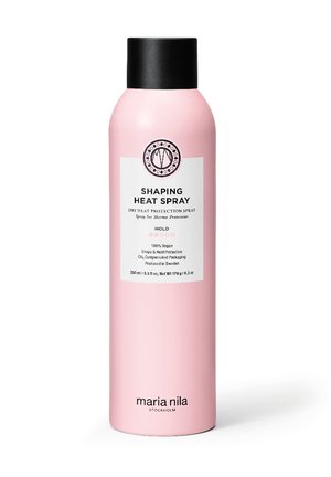 Roze aerosolsprayfles met een zwarte dop. Voorzien van een wit etiket met productnaam, details en merklogo. Capaciteit van 250 ml.