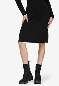 Miriade DAVINA - Stivaletti con plateau - nero
