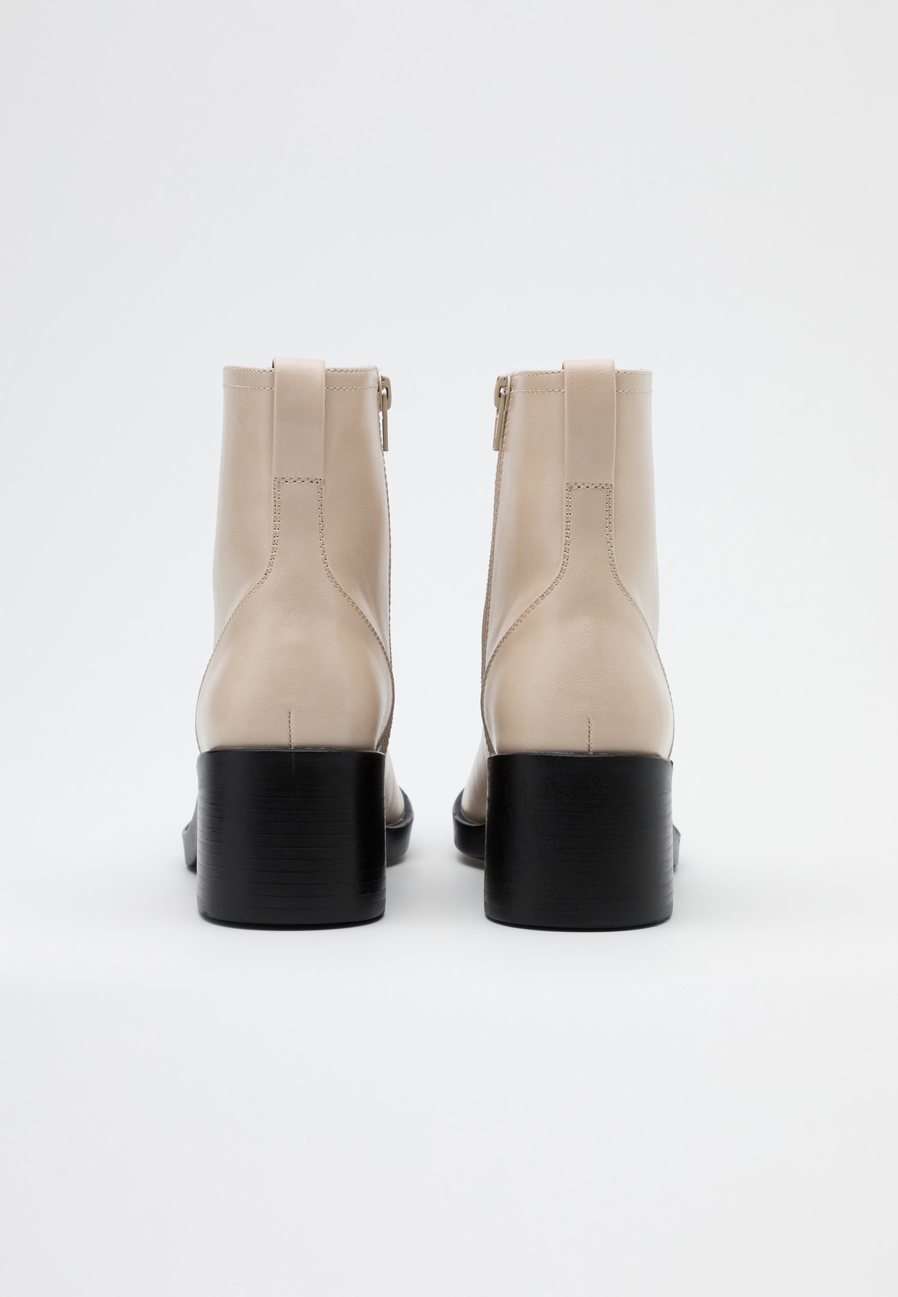 Beige boots Off White Støvler & boots - Sko Til Dame Beige boots Off White Støvler & boots - Sko Til Dame