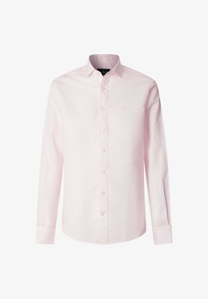 Hellrosa Herrenhemd mit langen Ärmeln, feinen vertikalen Streifen, durchgehender Knopfleiste und klassischem Kragen auf weißem Hintergrund.