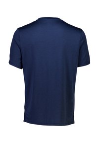 Simpel navy blå T-shirt med korte ærmer og rund hals, vist fra ryggen med et lille stofmærke på den nederste sidesøm.