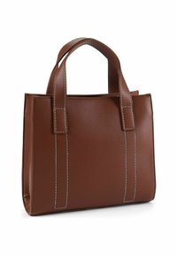 Bruine leren handtas met dubbele handvatten, rechthoekige vorm, gestikte details en een gladde textuur. Compact ontwerp voor dagelijks gebruik.