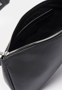 Zign Studio LEATHER UNISEX - Puusakott - black