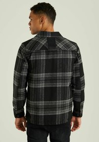 CHASIN' STRYKE GRAPHITE - Vapaa-ajan kauluspaita - black