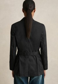 Reiss REGULAR FIT-OSBOURNE BLEND DOUBLE BREASTED BELTED - Sacou - black