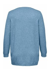  világoskék kasmír pulóver, hosszú ujjú, kerek nyakkivágás, bordázott mandzsetták és alj, puha textúra, varrás nélküli hátsó dizájn.