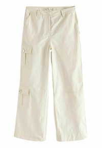 Pantaloni cargo crem de lungime până la genunchi, dintr-un amestec de bumbac, cu buzunare laterale cu închidere prin clapetă și o croială lejeră. Textură netedă, fără modele.
