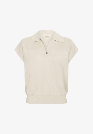 Polo a maniche corte in maglia beige con colletto classico, dotato di chiusura con un singolo bottone e dettagli a coste sulle spalle e sull'orlo.