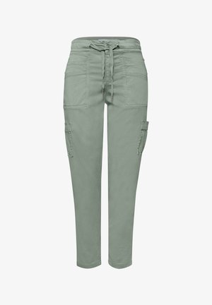 Vaaleanvihreät cargo-housut, joissa on kiristysnyöri vyötäröllä, etutaskut ja sivutaskut, valkoisella taustalla etupuolelta nähtynä.