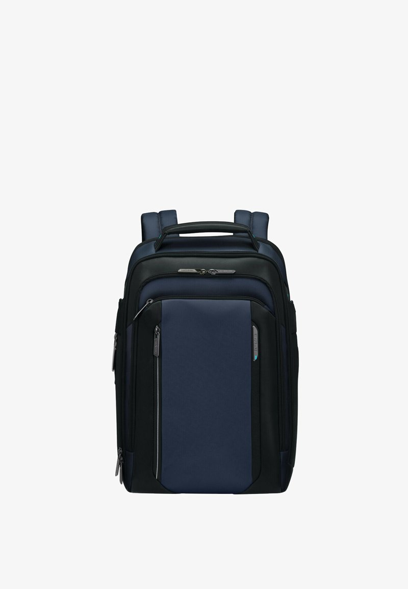 Zaino blu navy e nero con spallacci imbottiti doppi, tasche laterali e molteplici scomparti con cerniera. Materiale testurizzato, design elegante.