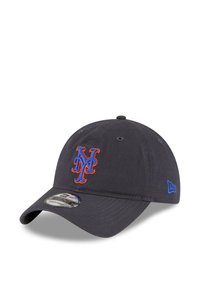 New Era cap in dark gray fabric, featuring an embroidered orange and blue "NY" logo on the front and a blue accent on the side. Adjustable strap.