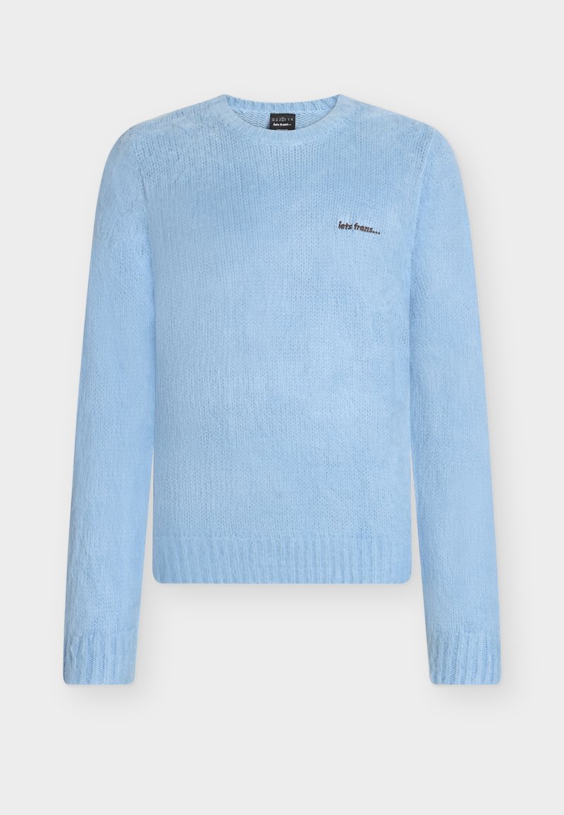 Svetlomodrý sveter vyrobený z mäkkej tkaniny. Okrúhly výstrih, dlhé rukávy, rebrované manžety a spodný lem. Na prednej strane je vyšitý text.