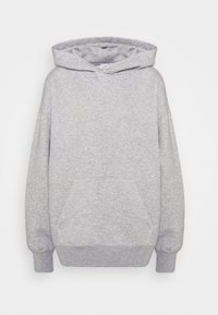 Sweat à capuche gris en tissu doux, avec une poche avant, des poignets côtelés et une coupe décontractée. Texture lisse sur toute la surface.