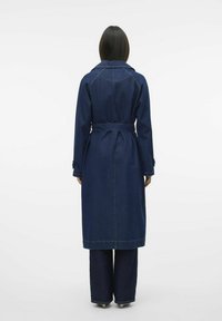 Vero Moda VMADISON LONG - Gabardina - dark blue denim