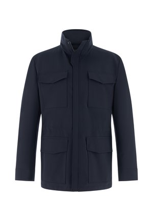Giacca da uomo blu navy scuro con quattro tasche frontali con patta, collo alto e chiusura frontale con cerniera nascosta.
