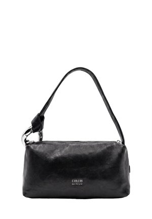 Borsa a tracolla in pelle nera con dettaglio anello argento e chiusura con zip, etichettata "Coveri active" al centro davanti.