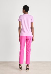 BOSS TACHINI - Chino kalhoty - bright purple