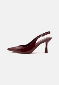 Nevybrané, dark red