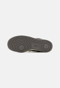 Nike Sportswear AIR FORCE - Sportcipő - black