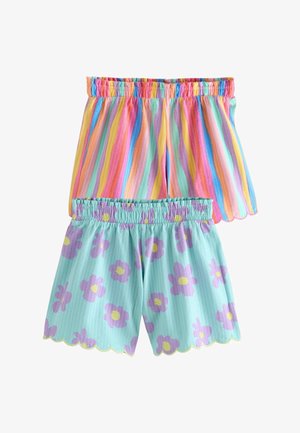 To par børne shorts med elastik i taljen, den ene med lodrette pastelfarvede regnbuestriber, den anden lyseblå med lilla og gule blomster.