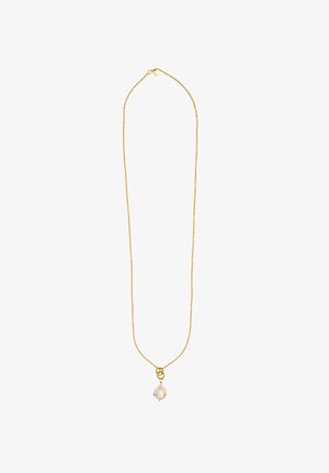 Gouden ketting met een delicate, onregelmatige parelpendant die aan een kleine, ronde lus hangt. Zachte textuur en glanzende afwerking.