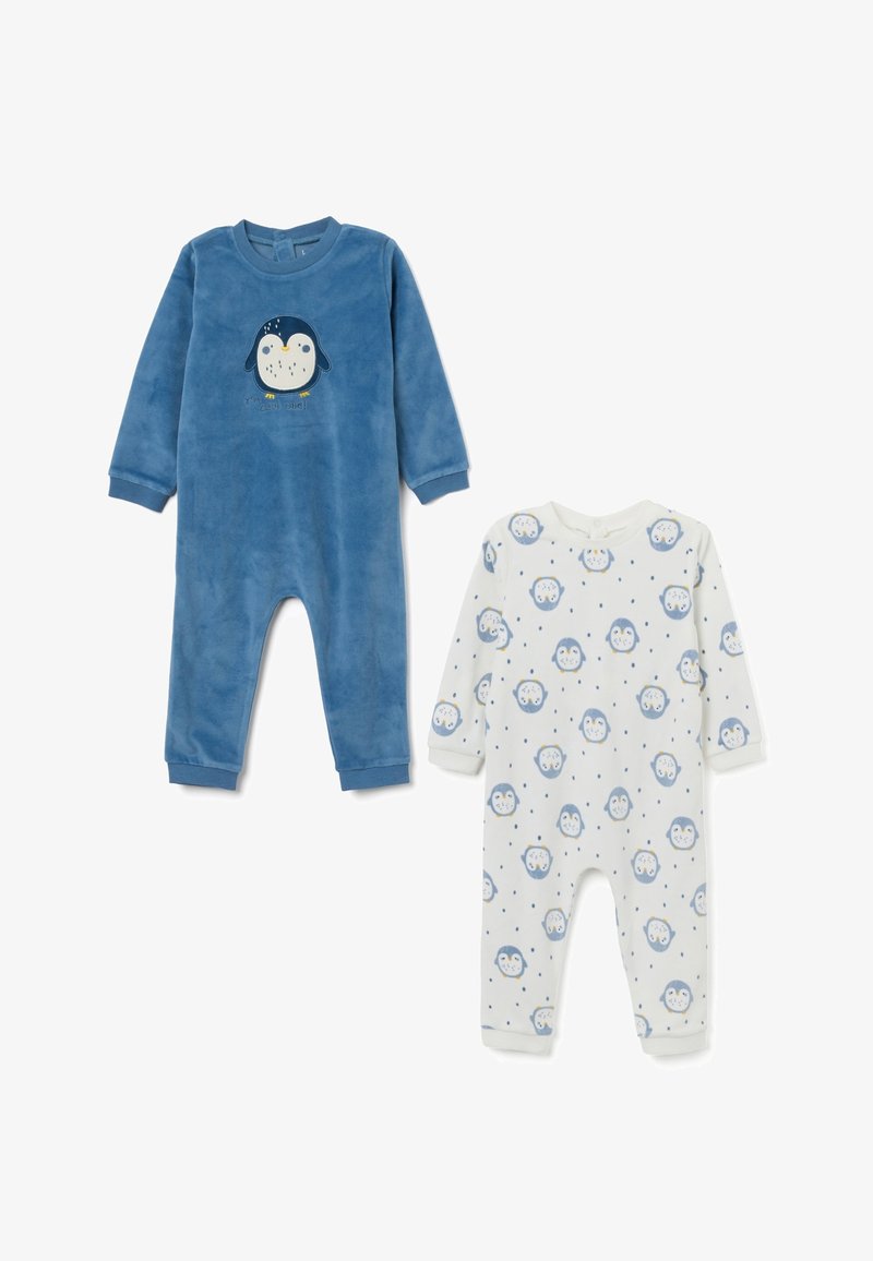 Dos bodies de bebé: uno azul de terciopelo con un gráfico de pingüino, y el otro blanco con un patrón de pingüinos y puntos azules. Ambos tienen mangas largas.