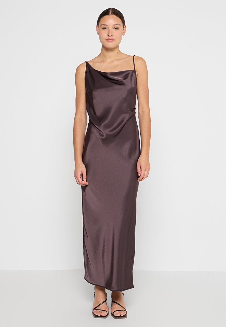 Nanushka Galajurk donkerbruin