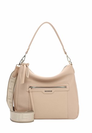 Beige leren handtas met een kort handvat, een voorvak met ritssluiting en een brede, afneembare stoffen schouderriem met geometrisch patroon.