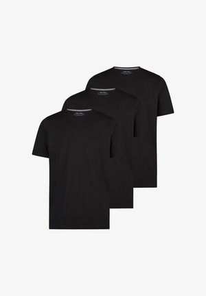 Trzy proste czarne t-shirty z krótkim rękawem i okrągłym dekoltem, ułożone w stos, widok z przodu na białym tle.