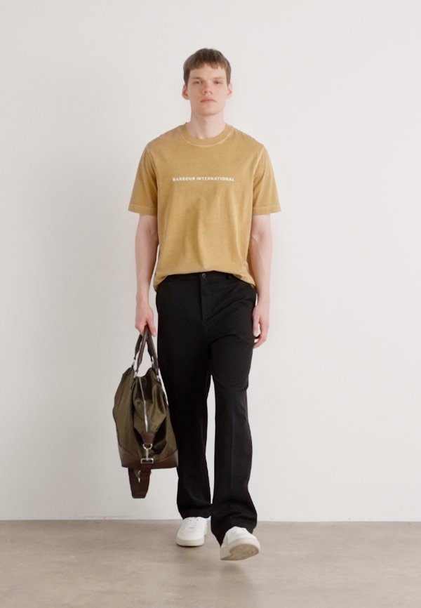 PERKINS - Basic T-shirt - camel2