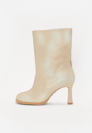 FRANKA ANKLE  - Enkellaarsjes met hoge hak - washed white pepper