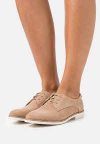 Anna Field LEATHER - Sapatos de atacadores - cognac