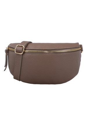 Marsupio in pelle marrone con texture, dotato di tracolla regolabile e cerniera dorata sulla parte superiore per la chiusura.
