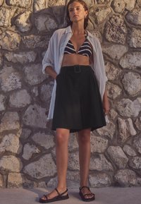 Next BERMUDA - REGULAR FIT - Short - black