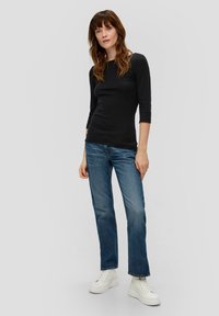 s.Oliver Langarmshirt - schwarz