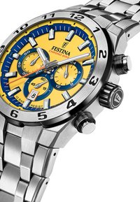 Orologio cronografo in acciaio inossidabile argento con quadrante giallo, dettagli blu, tre sottodial e marcatori delle ore tridimensionali prominenti.