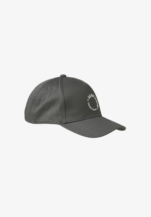 Szürke baseball sapka ívelt peremmel, amelyen hímzett minta és a "JJ STUDIO DENIM CREW" felirat fehér színben található az elején.