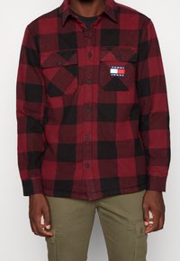 Tommy Jeans Overgangsjakke - bordeaux