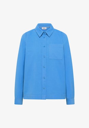 Chemise à manches longues en velours côtelé bleu avec col et poche poitrine, présentée à plat sur fond blanc.