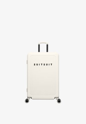 Witte harde koffer met uittrekbare handgreep en vier zwarte wielen, vooraan voorzien van het merk "SUITSUIT".