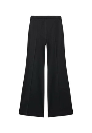 Pantalones de pierna ancha negros con una textura suave, que presentan pliegues frontales y un diseño a medida. La tela es ligera y fluida.