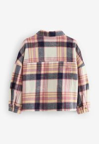 Karierte Flanellhemden in den Farben Pink, Lila, Weiß und Grün, mit umgelegtem Kragen und Knopfmanschetten. Strukturierter Stoff.