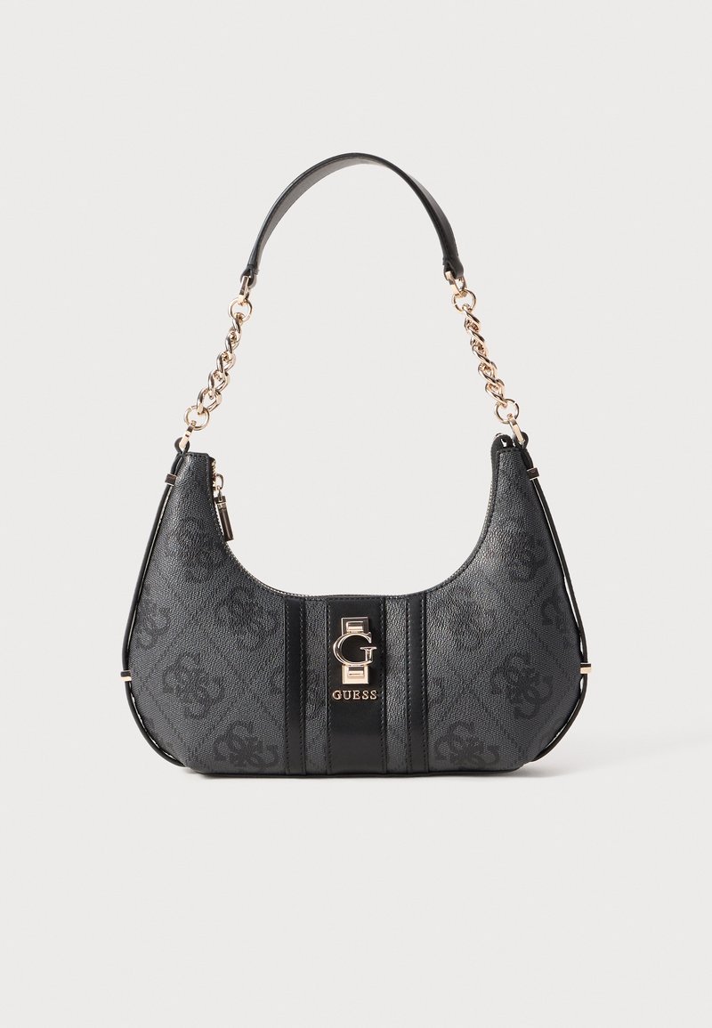 Sac à épaule noir Guess avec imprimé logo à motifs, chaîne dorée et bandoulière en cuir, avec fermoir central métallique au logo.